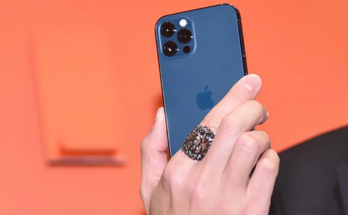 打安镇苹果手机维修分享iPhone12系列重启方法教程 